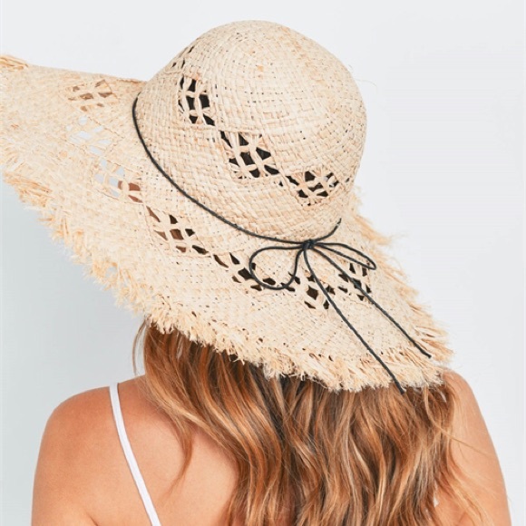 Hand Woven Wide Brim Panama Round Straw Sun Hat - Picture 5 of 5